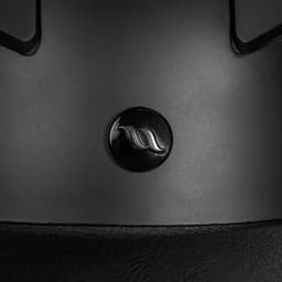 Découvrez Neoz, un casque d'équitation signé Back ON Track équipé du système de sécurité Mips®, en exclusivité sur la boutique ASKARA